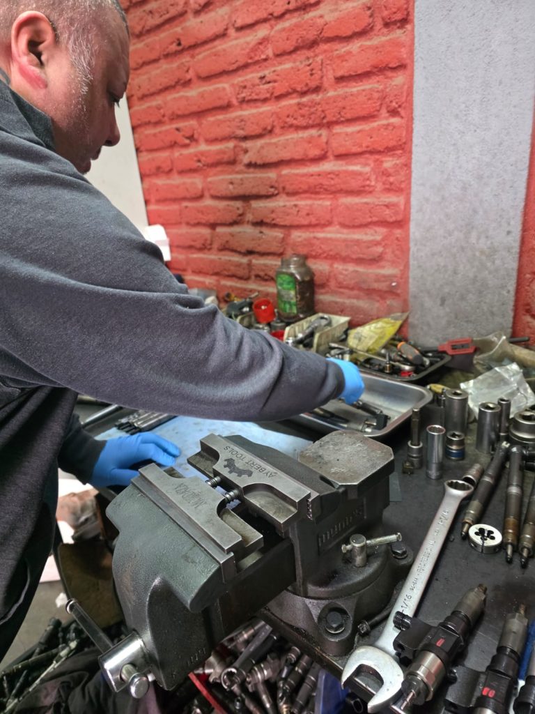 Precisión y Experiencia en Inyección Diesel